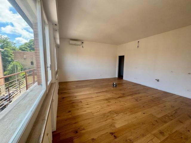 Appartamento in vendita a Antiporto Siena, ristrutturato R. 110m² Siena