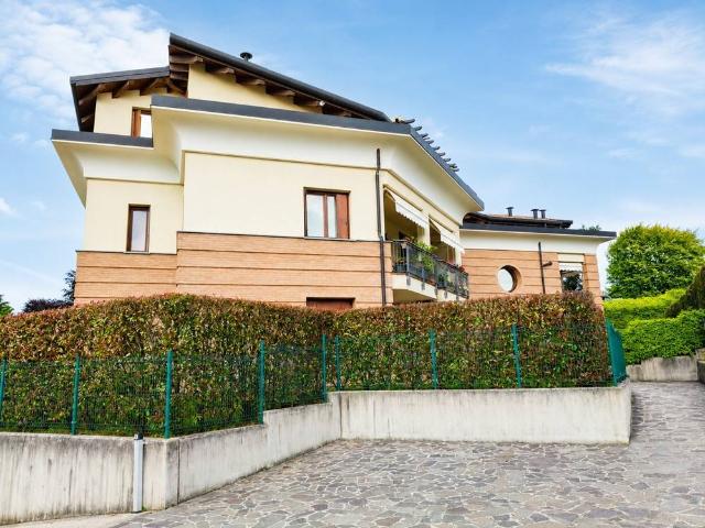 Appartamento in vendita a Appiano Gentile CO
