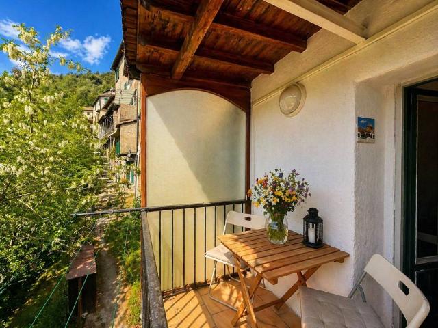 Appartamento in vendita a Apricale IM