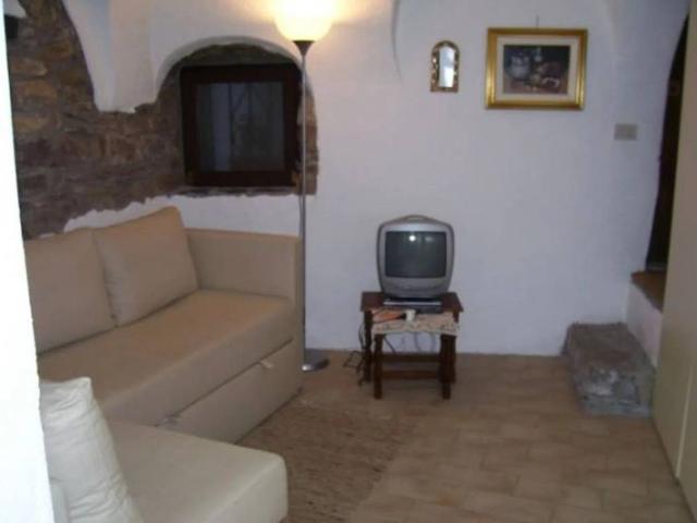 Appartamento in vendita a Apricale IM