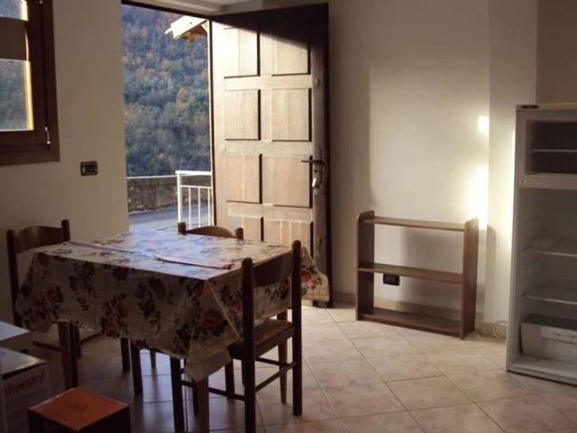 Appartamento in vendita a Apricale IM