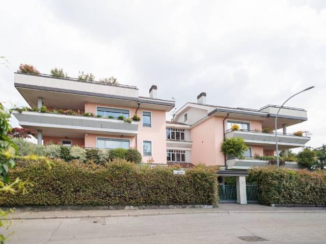 Appartamento in vendita a Arese MI