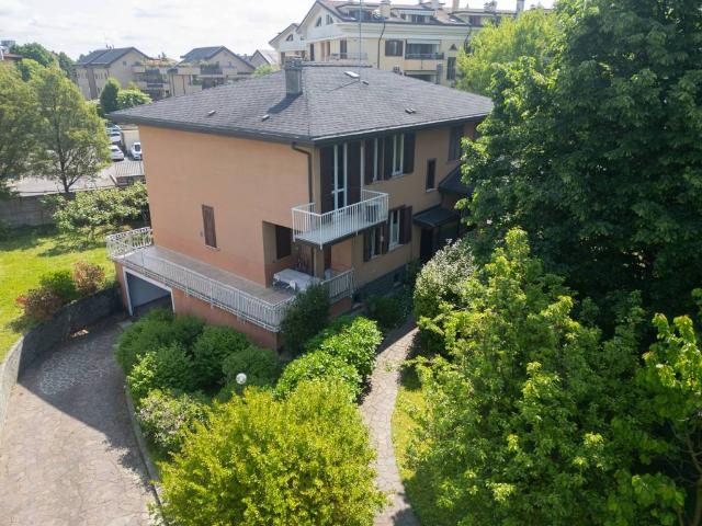 Appartamento in vendita a Arese MI