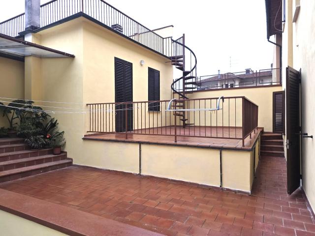 APPARTAMENTO in VENDITA a AREZZO FONTEROSA / PANTANO / TRENTO TRIESTE di 7 vani