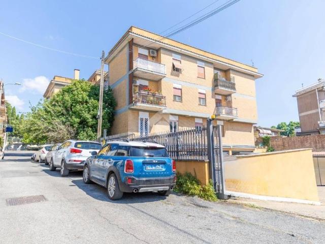 Appartamento in vendita a Ariccia RM