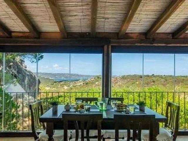 Appartamento in vendita a Arzachena OT