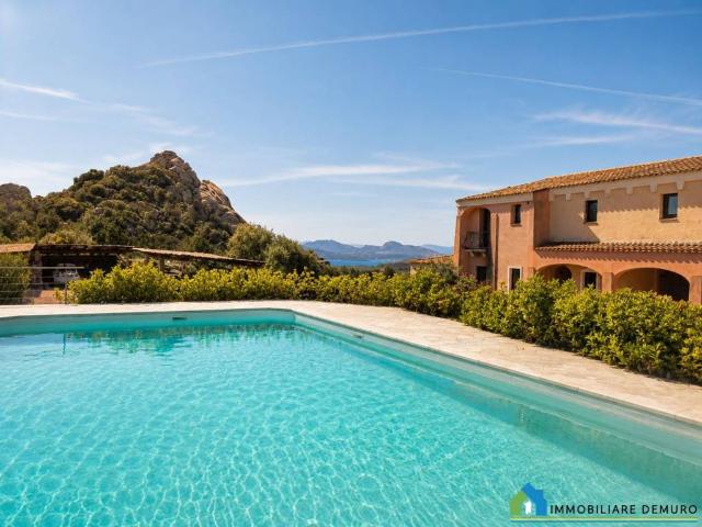 Appartamento in vendita a Arzachena SS