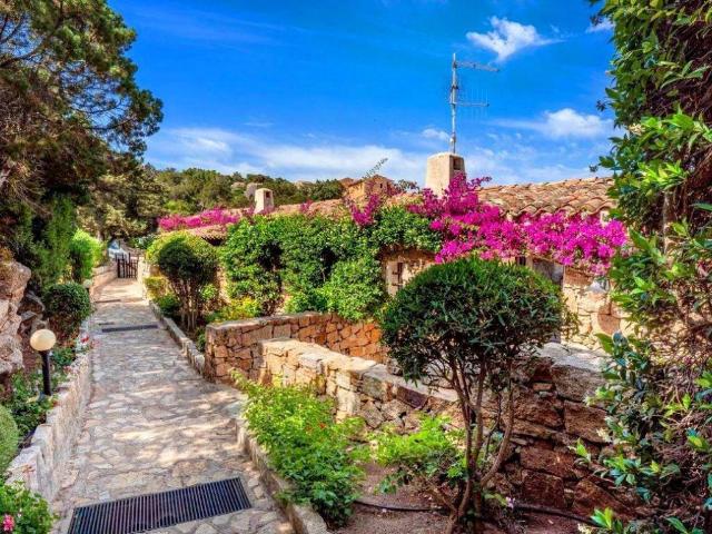 Appartamento in vendita a Arzachena SS