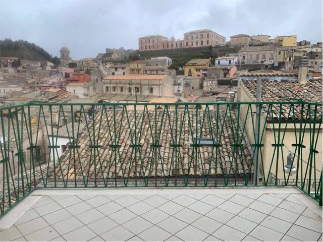 Appartamento in vendita a Buccheri SR