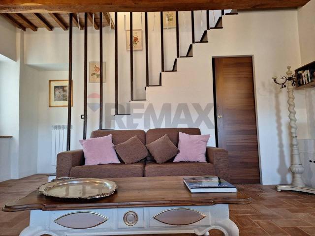 Appartamento in vendita a Bucine