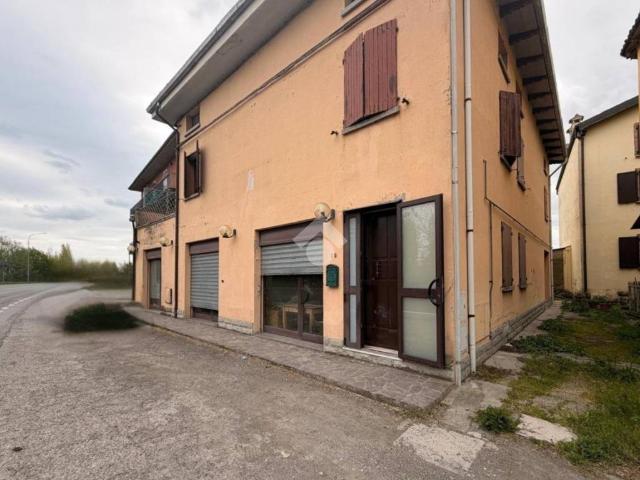 Palazzo / Stabile in vendita a Budrio BO