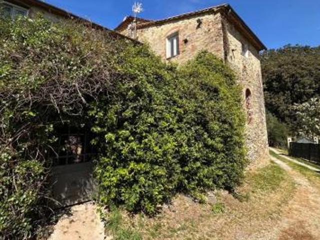 Appartamento in vendita a Buti 85 mq Rif: 1404104