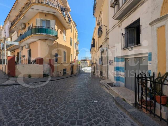 Appartamento in vendita a Bacoli NA