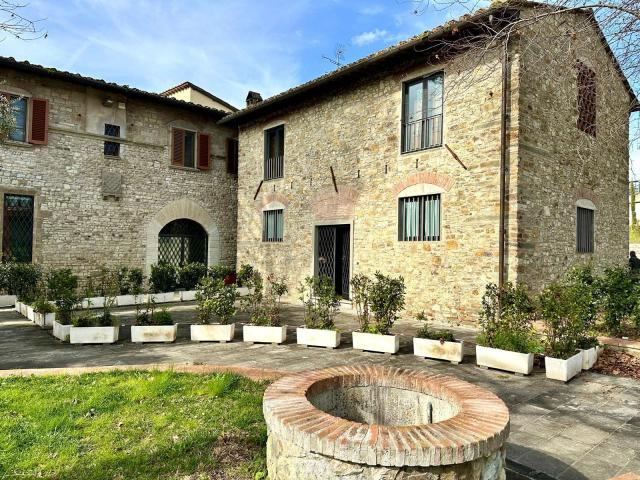 APPARTAMENTO in VENDITA a BAGNO A RIPOLI PONTE A EMA di 6 vani