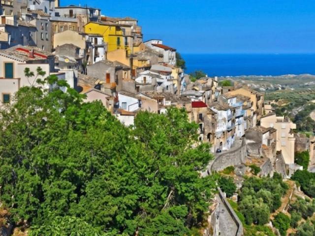 Appartamento in vendita a Badolato CZ