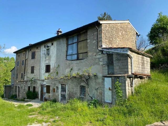 Appartamento in vendita a Badia Calavena VR