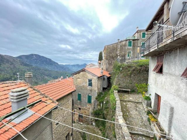 Appartamento in vendita a Bajardo IM