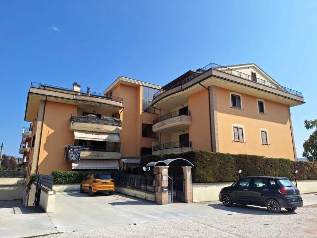 Appartamento in vendita a Basciano TE