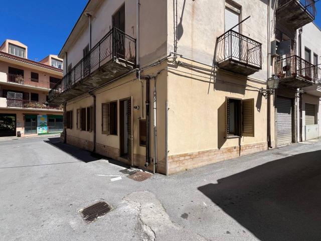 Appartamento in vendita a Barcellona Pozzo Di Gotto