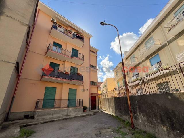 Appartamento in vendita a Barcellona Pozzo di Gotto ME