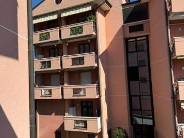 Appartamento in vendita a Bareggio MI