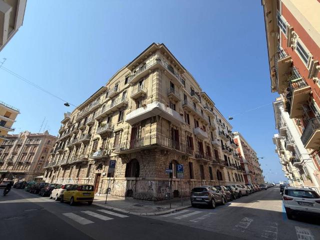 Appartamento in vendita a Bari BA