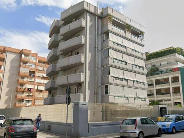Appartamento in vendita a Bari BA