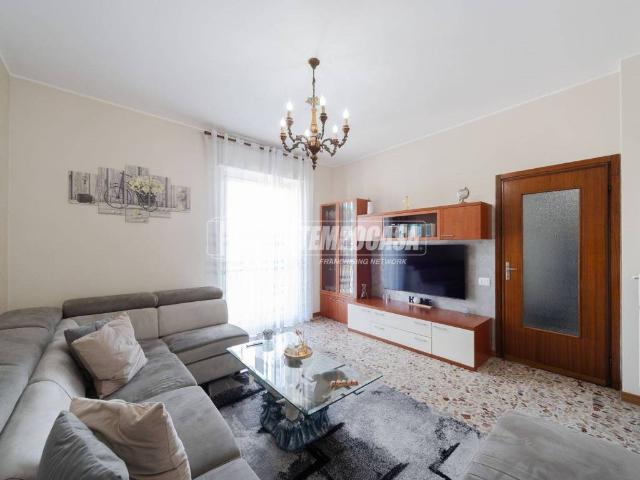 Appartamento in vendita a Barzago LC