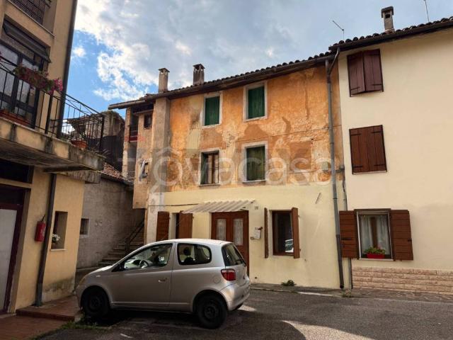 Appartamento in vendita a Belluno via Per Nogarè, 69
