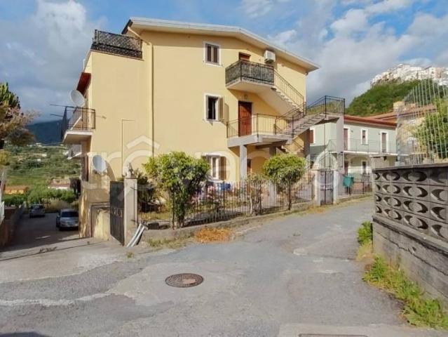 Appartamento in vendita a Belvedere Marittimo via Francesco Cilea, 10