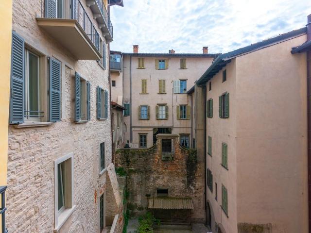Appartamento in vendita a Bergamo