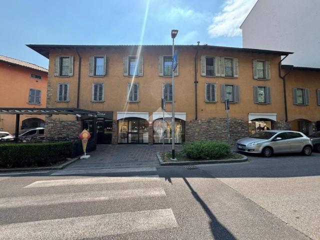 Appartamento in vendita a Bergamo, Colognola