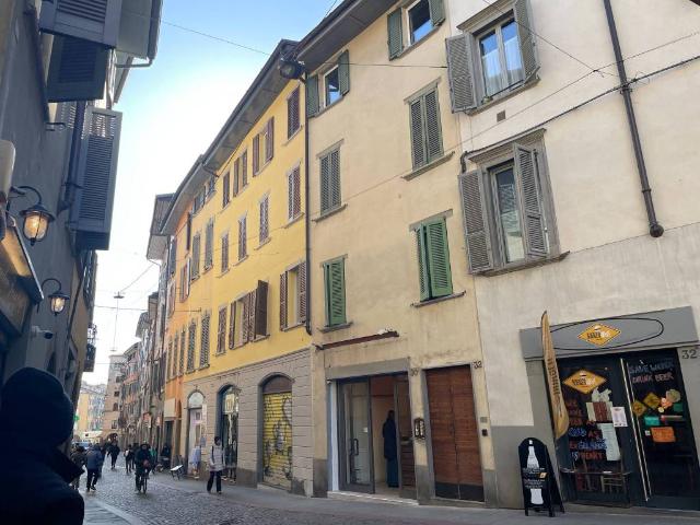 Appartamento in vendita a Bergamo BG