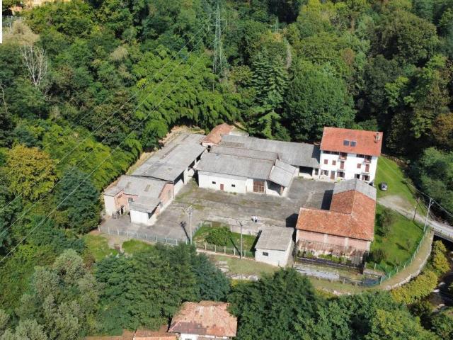 Palazzo / Stabile in vendita a Biella BI