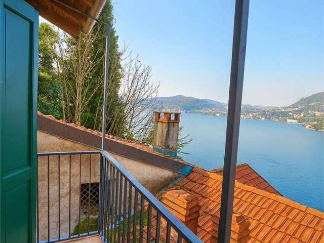 Casa indipendente in vendita a Blevio CO