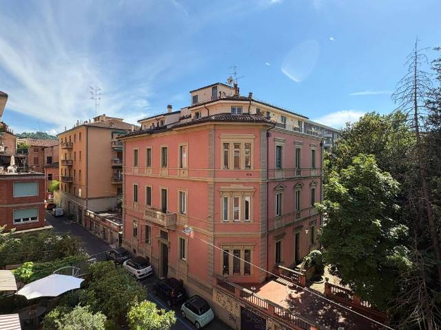 Appartamento in vendita a Bologna BO