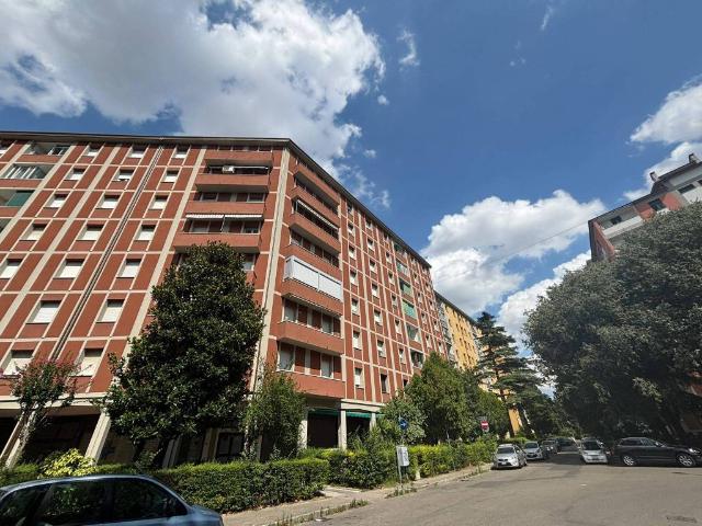 Appartamento in vendita a Bologna BO
