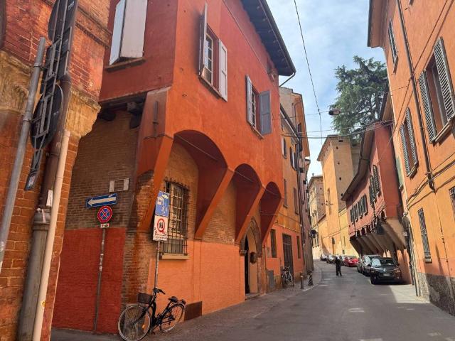 Appartamento in vendita a Bologna BO
