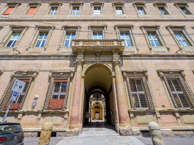 Appartamento in vendita a Bologna BO