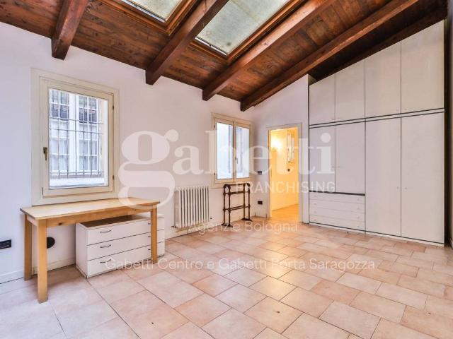 Appartamento in vendita a Bologna BO