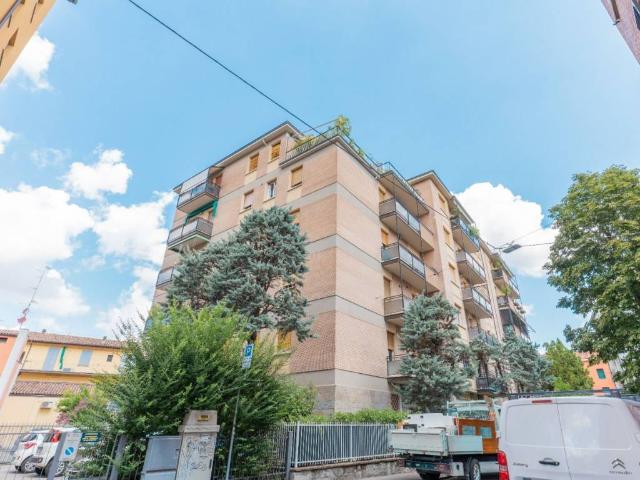 Appartamento in vendita a Bologna BO