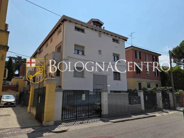 Appartamento in vendita a Bologna BO