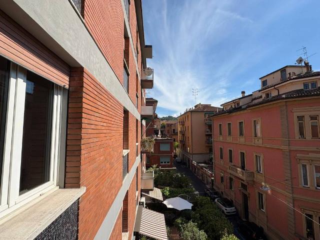 Appartamento in vendita a Bologna BO