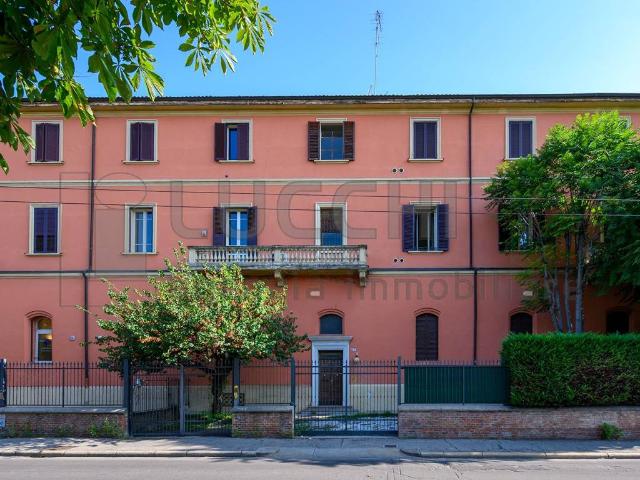 Appartamento in vendita a Bologna BO