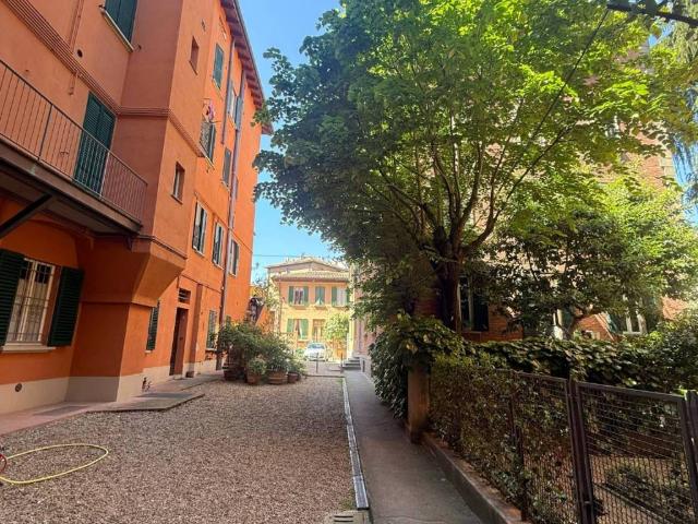Appartamento in vendita a Bologna BO
