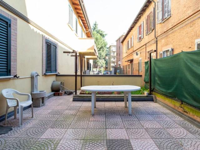Appartamento in vendita a Bologna BO
