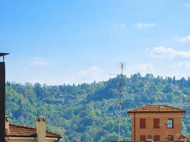 Appartamento in vendita a Bologna BO