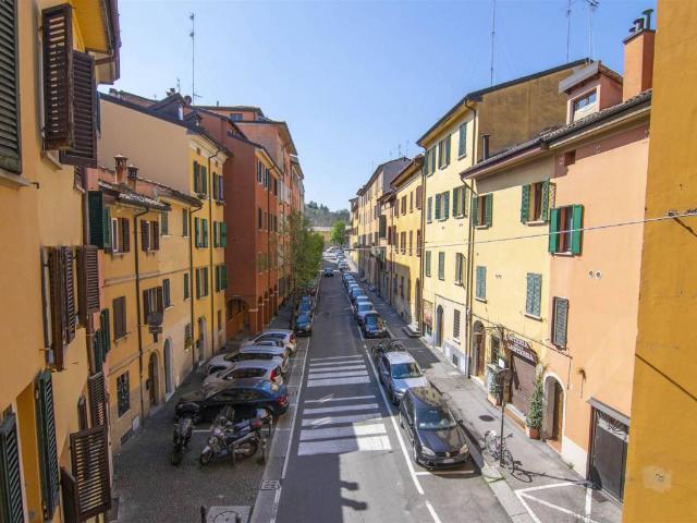 Appartamento in vendita a Bologna BO