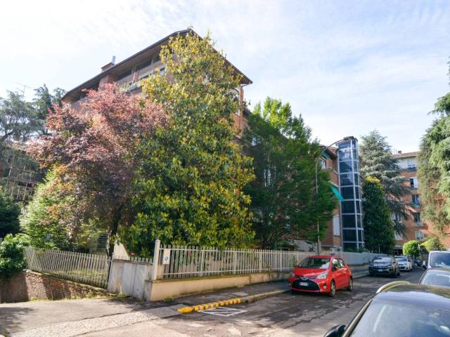 Appartamento in vendita a Bologna BO