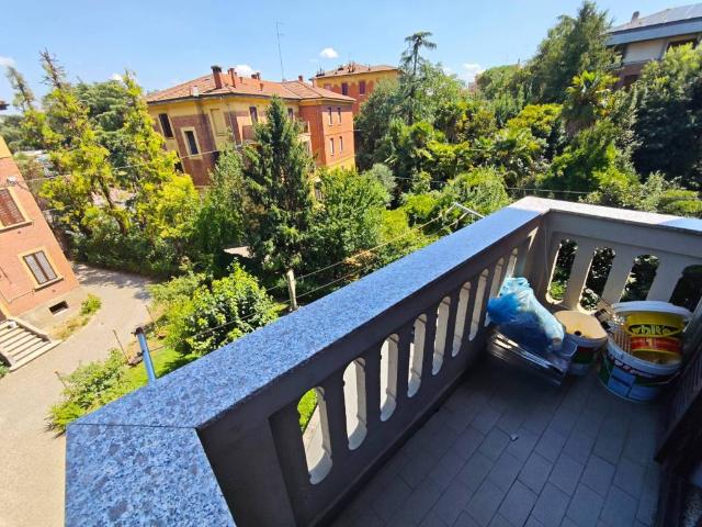 Appartamento in vendita a Bologna BO